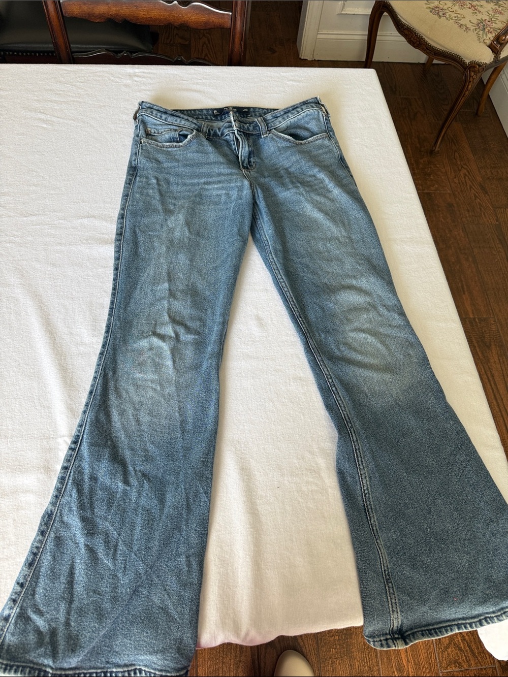 Women’s Hollister Light Blue Flared Jeans Size 6R